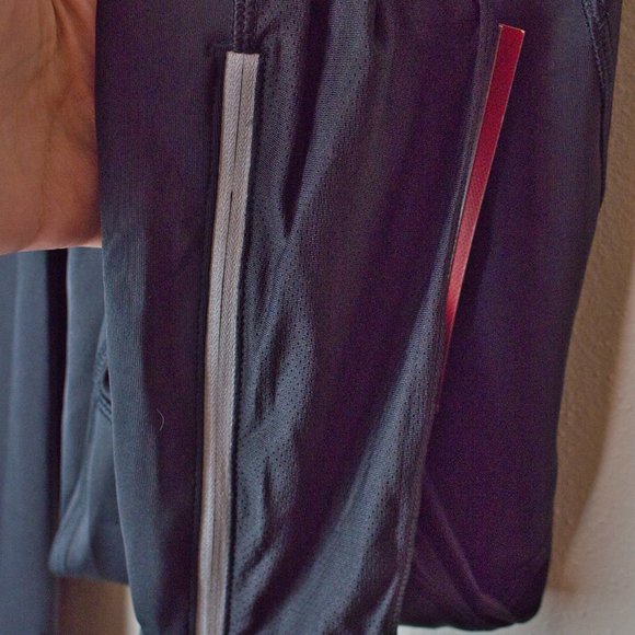 New Balance Size XS Women's Running Pants in Black with Leg Zipper New with Tags - Picture 7 of 7